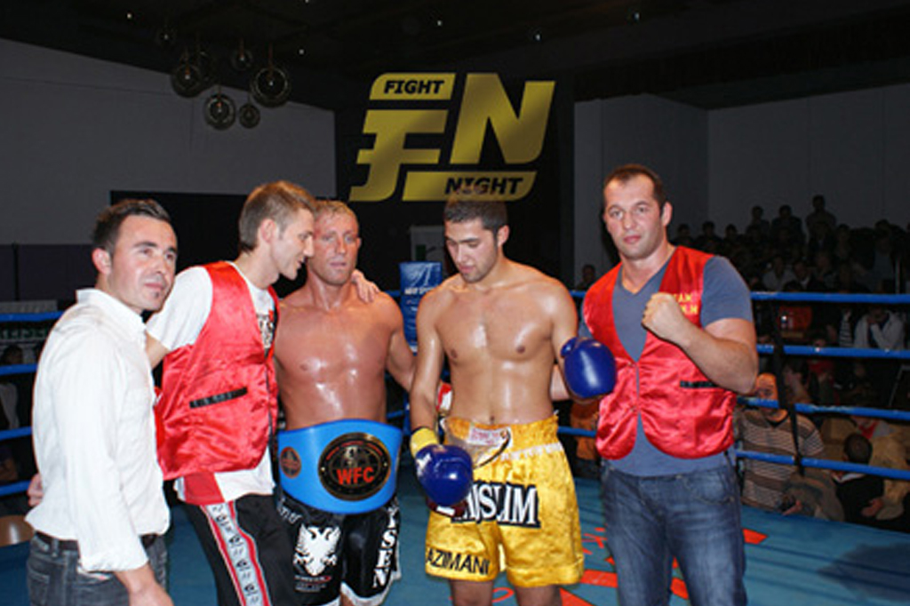 AZEM Kampfsport bietet Boxen, Kickboxen Thaiboxen und Muay Thai in Wil und Winterthur an.