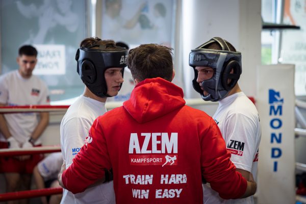 Azem Kampfsport in Winterthur und Wil bietet Boxen, Thaiboxen und Kickboxen an