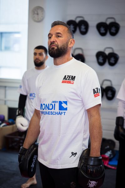 Azem Kampfsport in Winterthur und Wil bietet Boxen, Thaiboxen und Kickboxen an