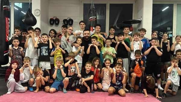 Gruppentraining Kinder Kickboxen bei AZEM Kampfsport – Bild 10