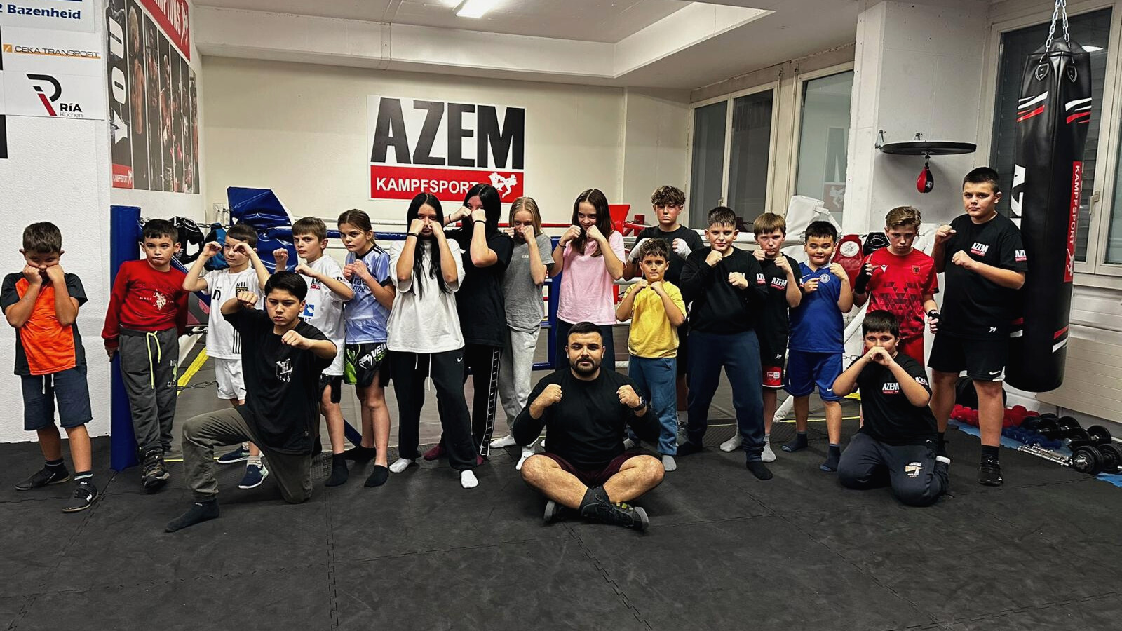 Gruppentraining Kinder Kickboxen bei AZEM Kampfsport – Bild 2