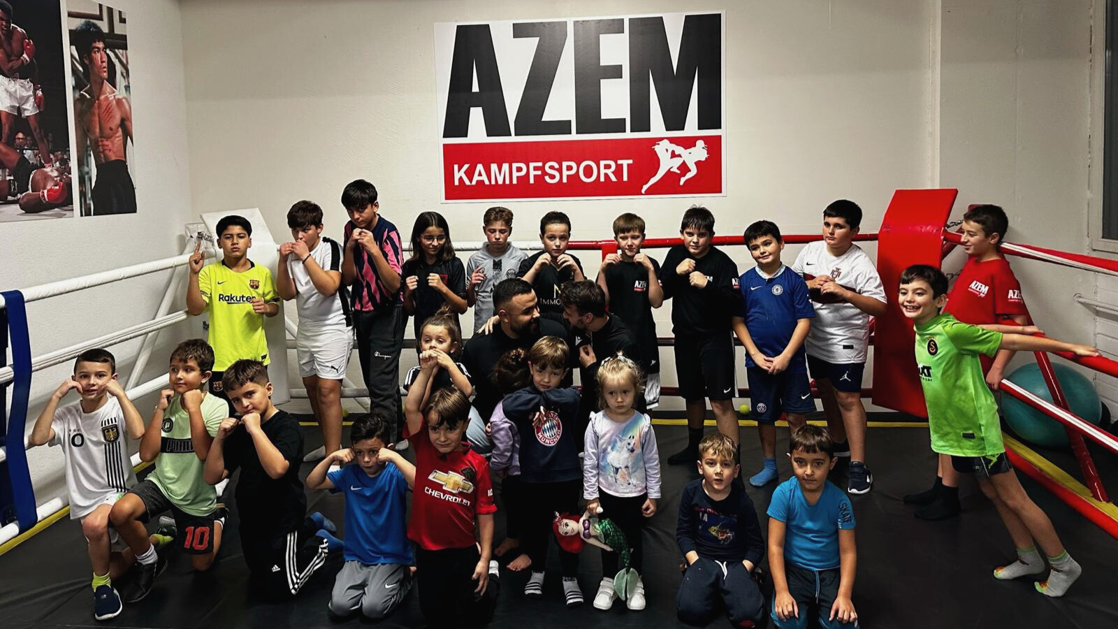 Gruppentraining Kinder Kickboxen bei AZEM Kampfsport – Bild 4