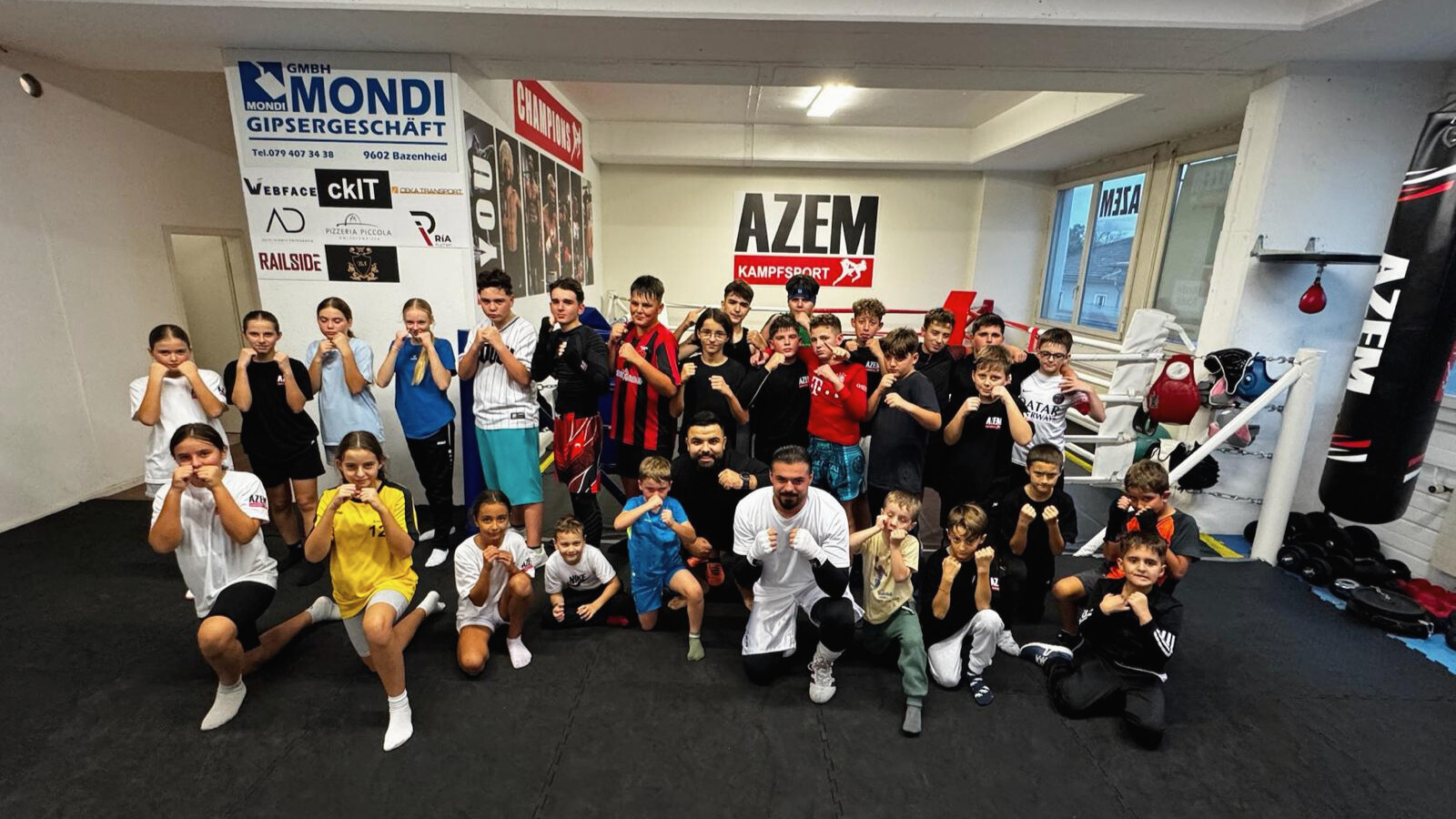 Gruppentraining Kinder Kickboxen bei AZEM Kampfsport – Bild 8