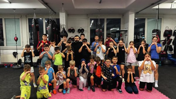 Gruppentraining Kinder Kickboxen bei AZEM Kampfsport – Bild 9