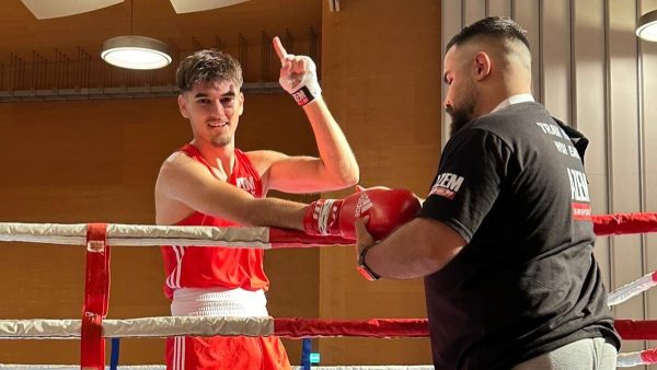 Boxkämpfer beim Aufwärmen mit Springseil | Azem Kampfsport